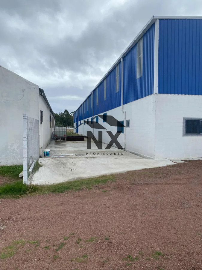 Apartamento ID.129 - Alquilo a estrenar Depósito, Local Comercial o Industrial de 4500m2, J