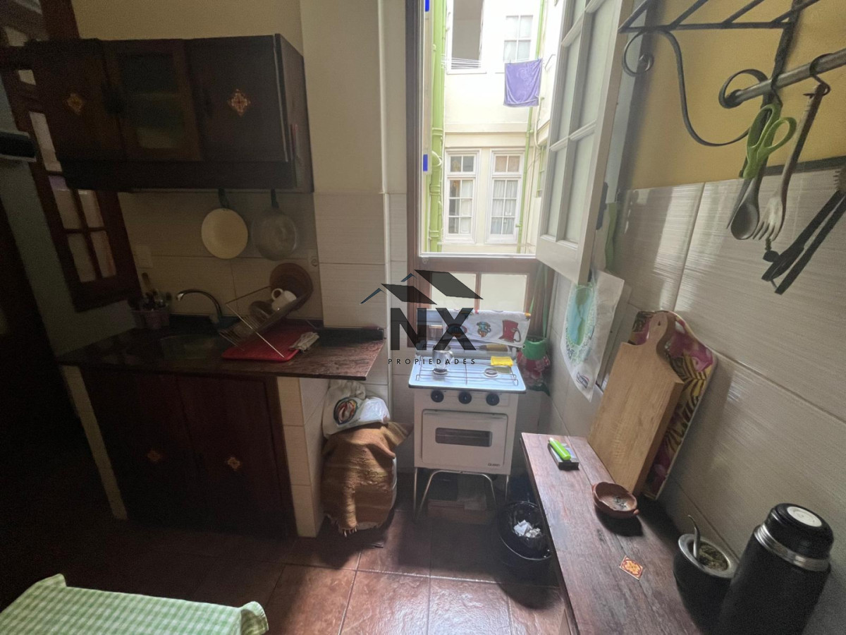 Apartamento ID.350 - Venta Apartamento de 2 Dormitorios Renovado en Ciudad Vieja, T