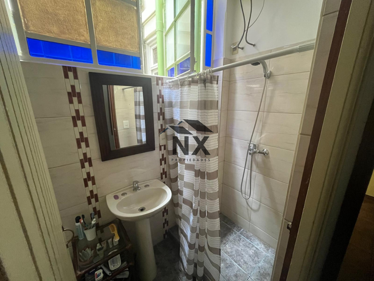 Apartamento ID.350 - Venta Apartamento de 2 Dormitorios Renovado en Ciudad Vieja, T