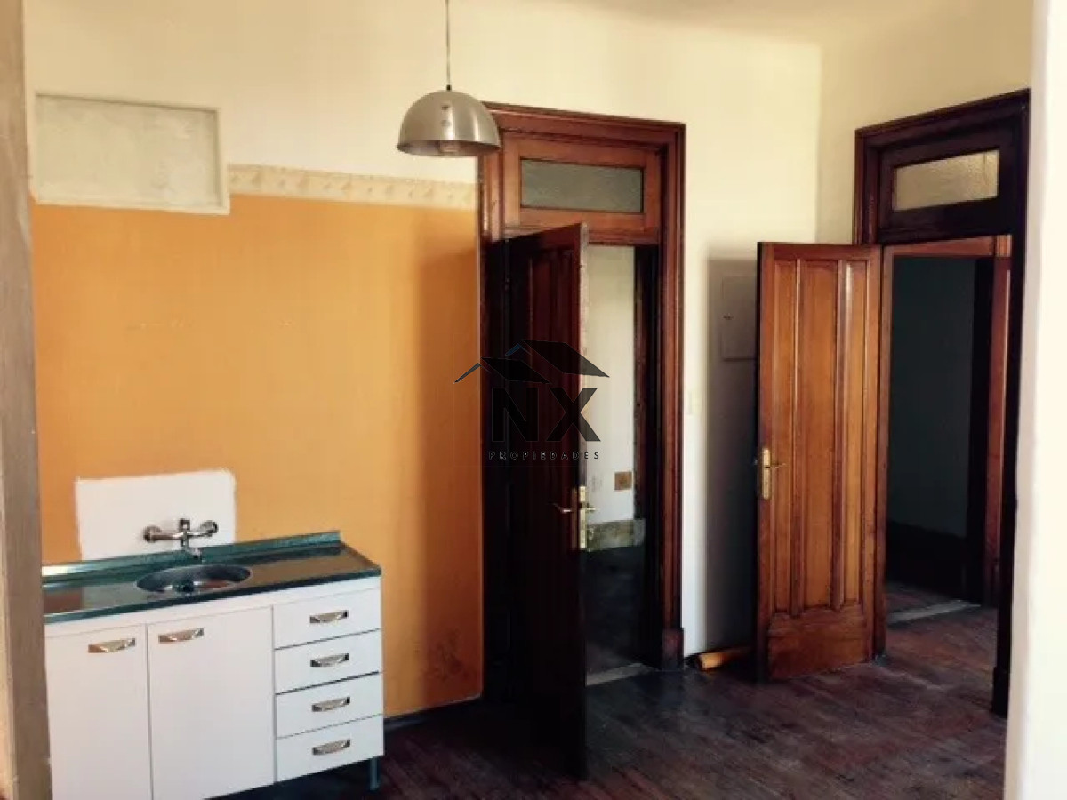 Apartamento ID.51 - Alquiler Apartamento 2 Dormitorios Ciudad Vieja en Palacio Salvo, T