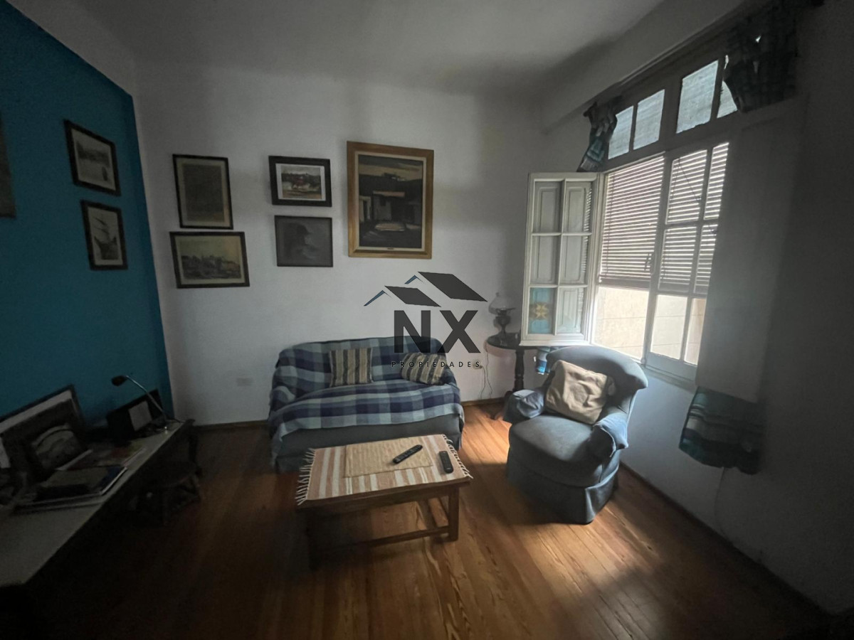 Apartamento ID.350 - Venta Apartamento de 2 Dormitorios Renovado en Ciudad Vieja, T