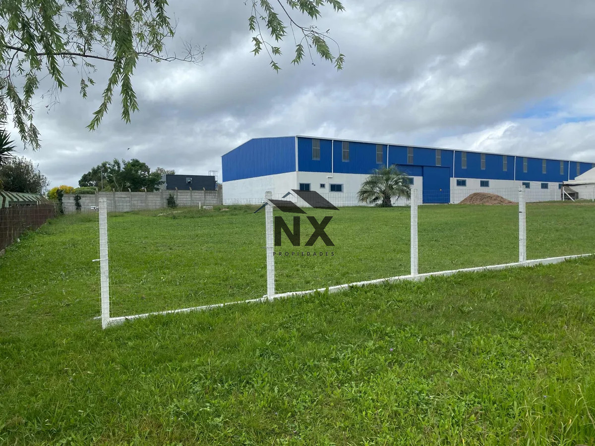 Apartamento ID.129 - Alquilo a estrenar Depósito, Local Comercial o Industrial de 4500m2, J