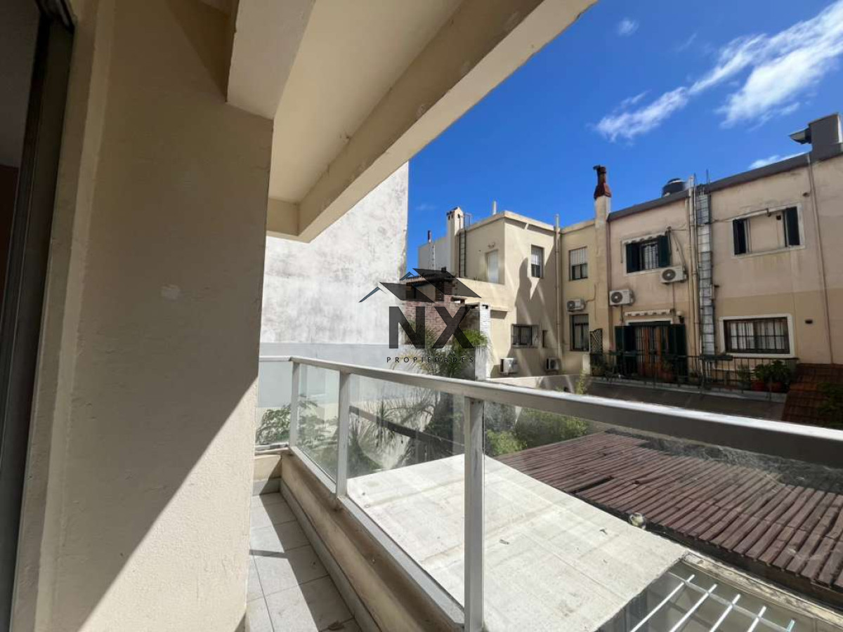 Apartamento ID.102 - Venta Apartamento Monoambiente, Pocitos, Calefacción Central, Balcón, T