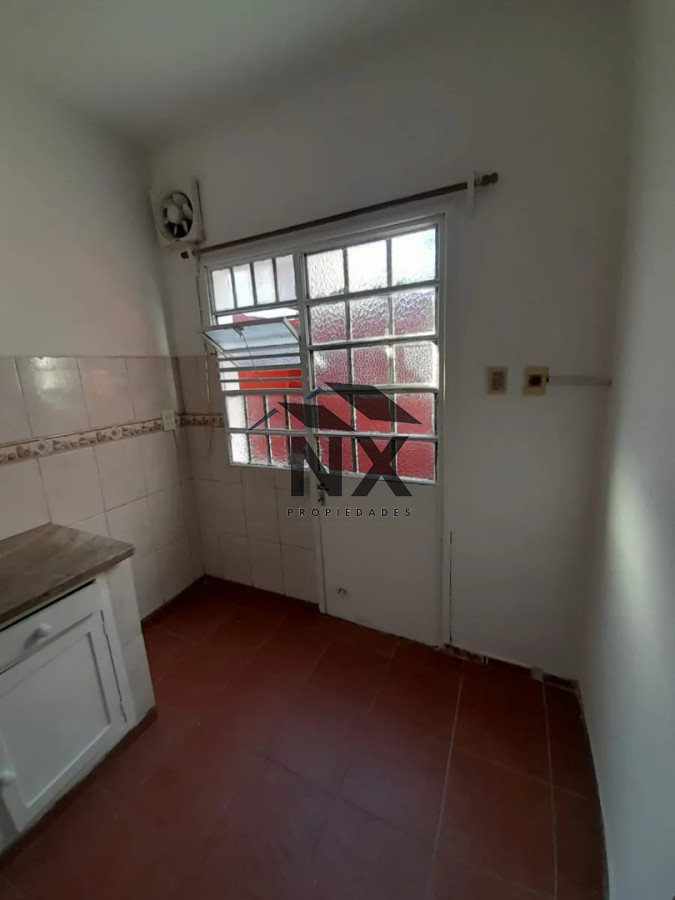 Casa ID.347 - Alquiler Casa 1 Dormitorio, Cocheras, Buceo, T