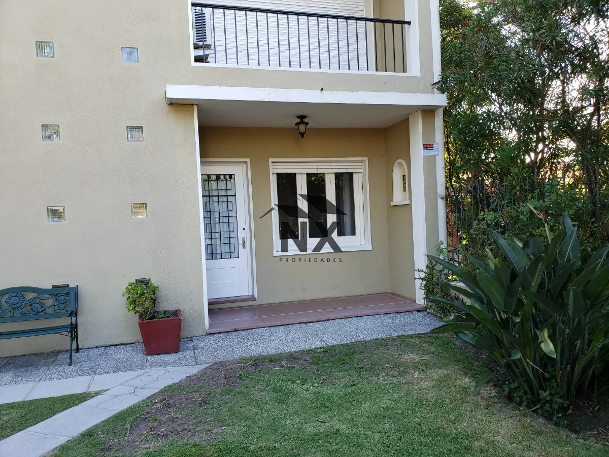 Casa ID.53 - Casa 2 Dormitorios en Carrasco, Parrillero, T