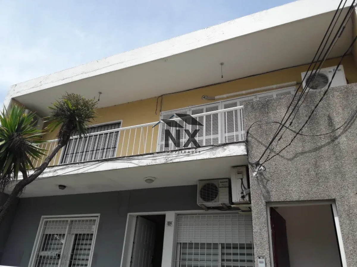 Casa ID.77 - Alquiler Casa 2 Dormitorios en Buceo, Garaje, Parrillero, T