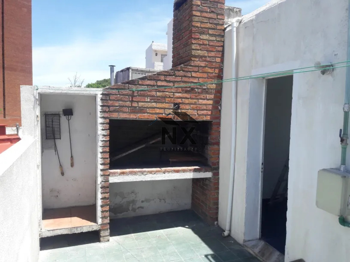 Casa ID.77 - Alquiler Casa 2 Dormitorios en Buceo, Garaje, Parrillero, T