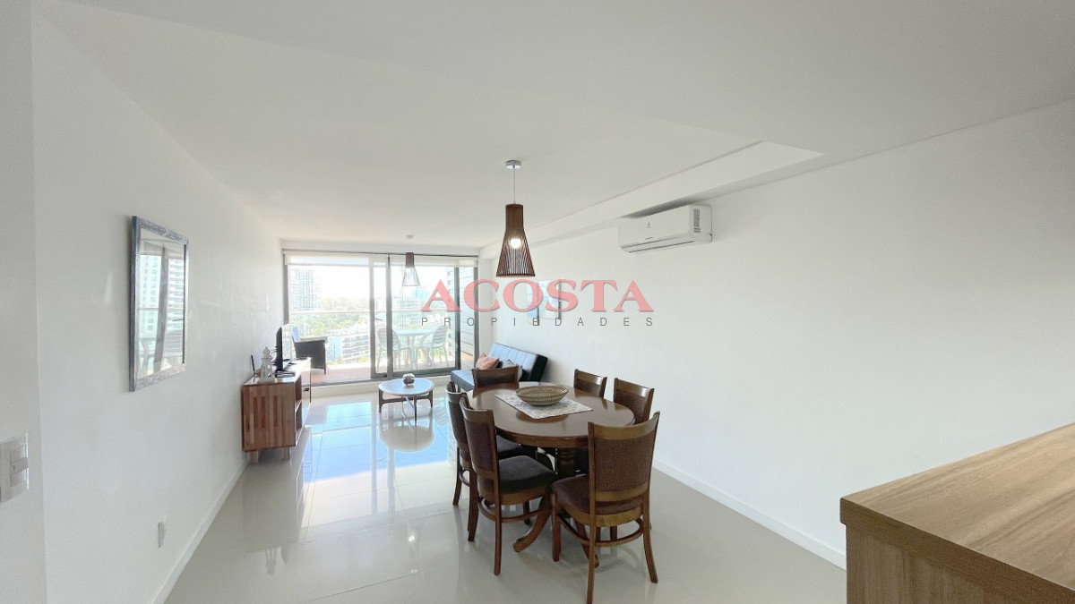 Apartamento ID.210 - Apartamento en venta a 150 mts del Mar, en playa Brava !.