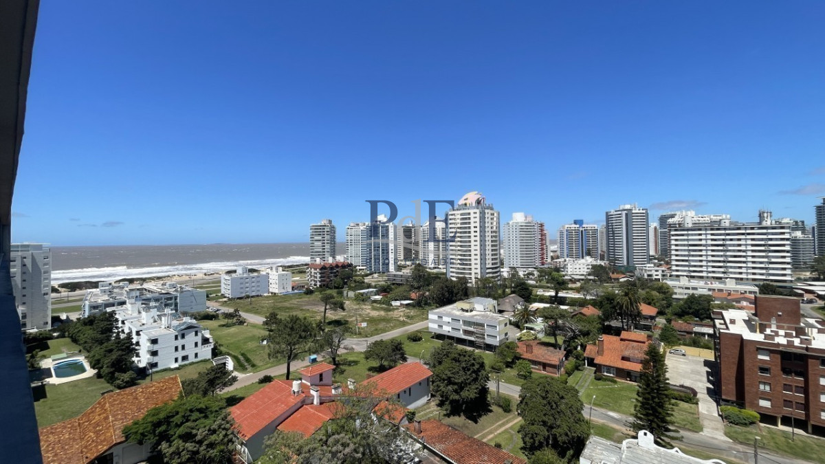 Apartamento en venta a 150 mts del Mar, en playa Brava !. - Imagen 17