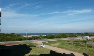 Apartamento en Venta sobre Laguna del Diario de Punta del Este