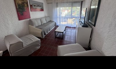 Apartamento en venta en Playa Mansa de 1 Dormitorio, ideal vivir o renta !