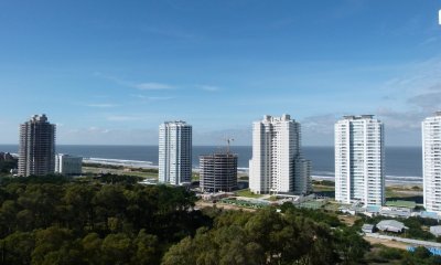 Departamento en venta a pasos de Playa Brava y Hotel Enjoy (Ex-Conrad). Oportunidad !!