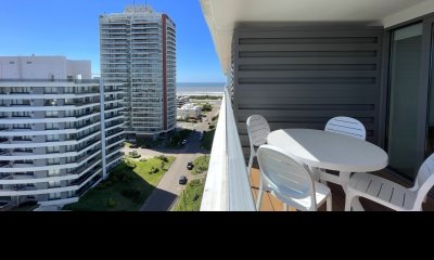 Apartamento en venta a 150 mts del Mar, en playa Brava !.