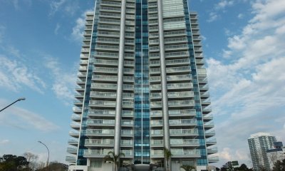 Apartamento en venta en Punta del Este en Torre Premium. Piso alto con magnificas vistas.