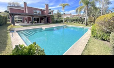 Importante casa en Playa Mansa... sólo para exigentes que valoran lo exclusivo.