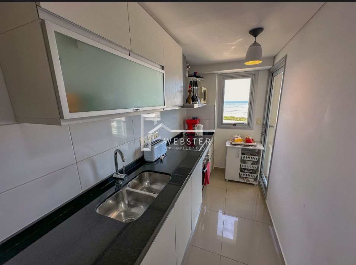 Apartamento ID.2483 - Apto en playa brava 3 dormitorios, vista a la Brava, edificio con servicios