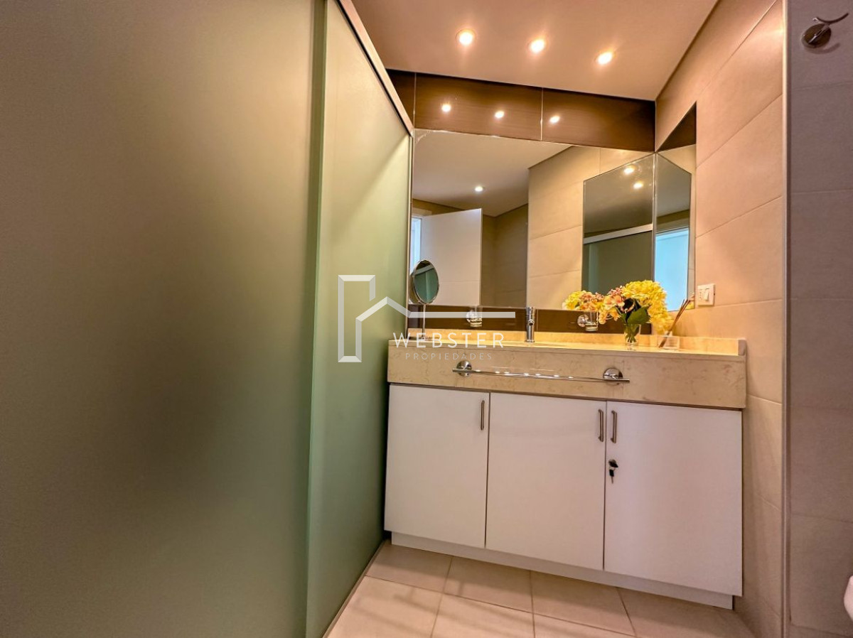 Apartamento ID.2483 - Apto en playa brava 3 dormitorios, vista a la Brava, edificio con servicios