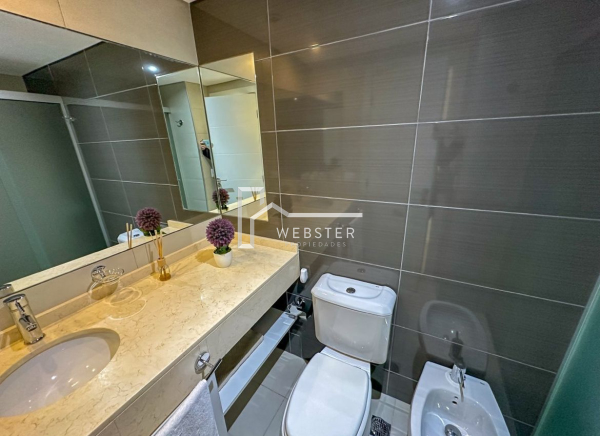 Apartamento ID.2483 - Apto en playa brava 3 dormitorios, vista a la Brava, edificio con servicios