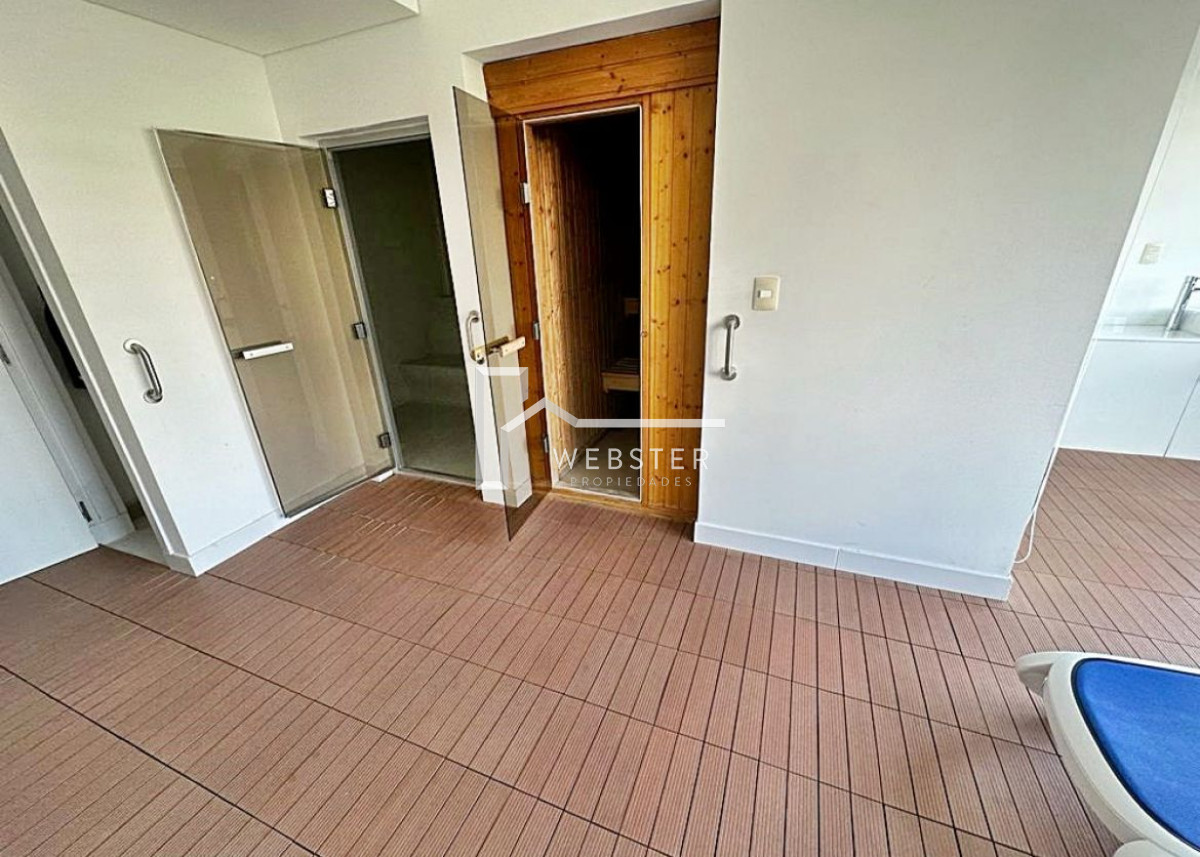 Apartamento ID.2483 - Apto en playa brava 3 dormitorios, vista a la Brava, edificio con servicios