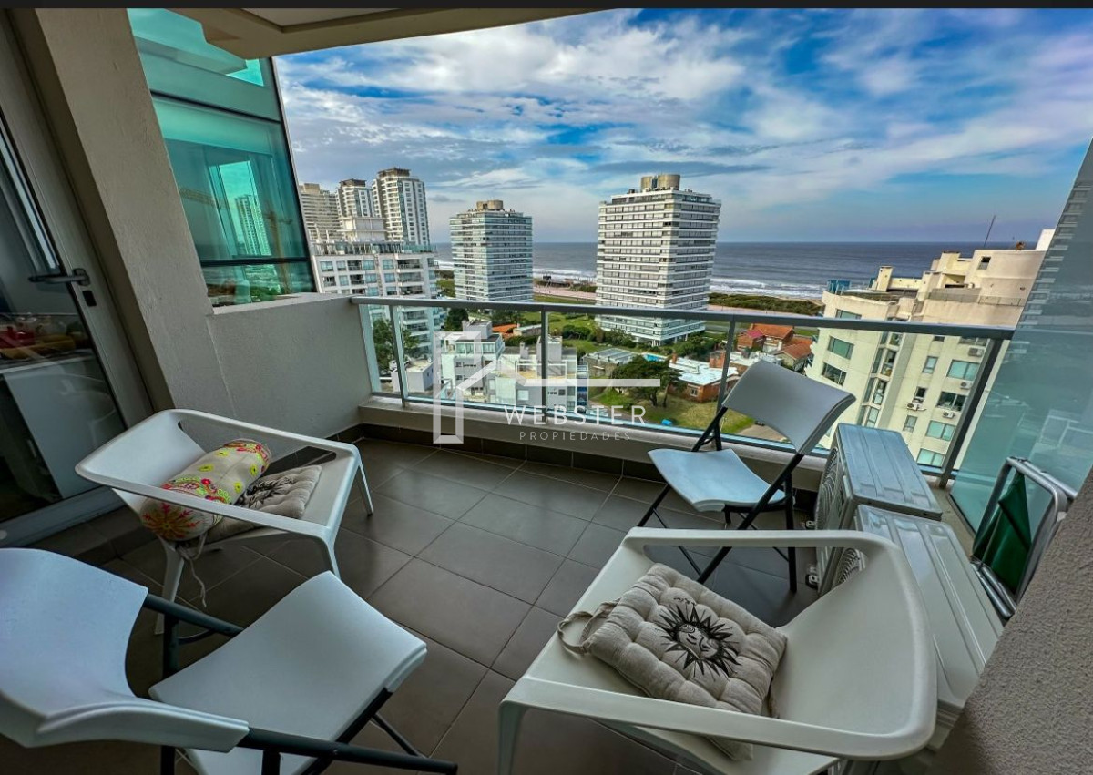 Apartamento ID.2483 - Apto en playa brava 3 dormitorios, vista a la Brava, edificio con servicios