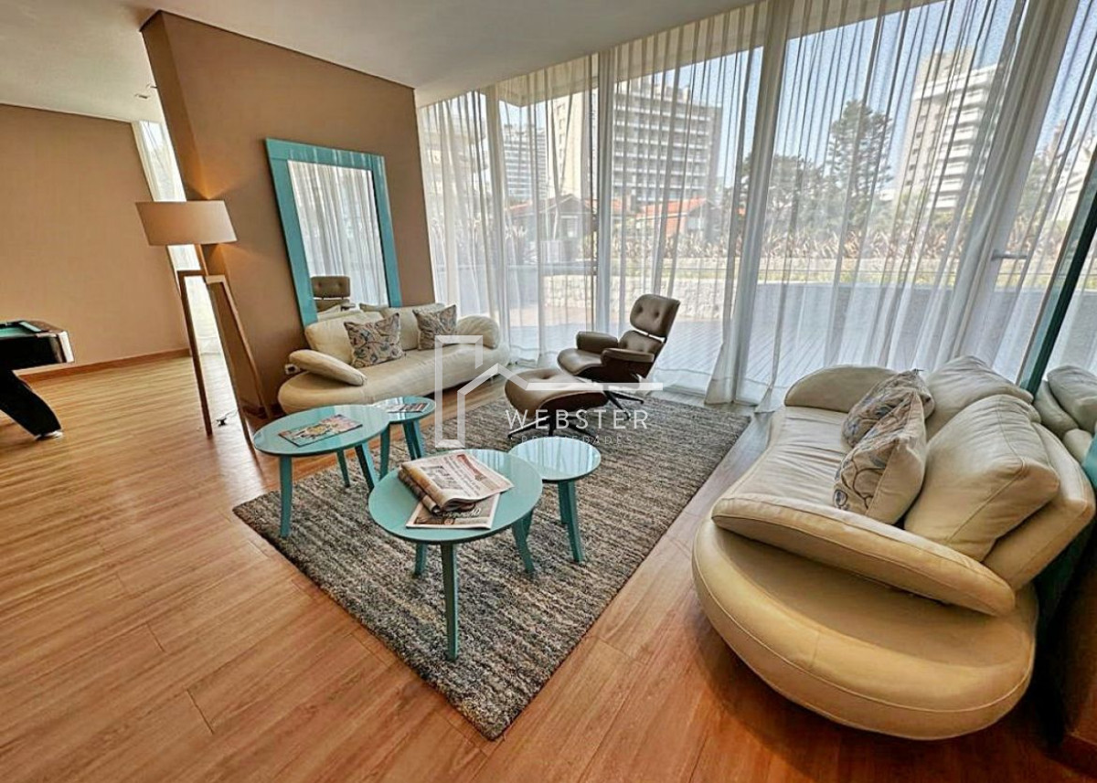 Apartamento ID.2483 - Apto en playa brava 3 dormitorios, vista a la Brava, edificio con servicios