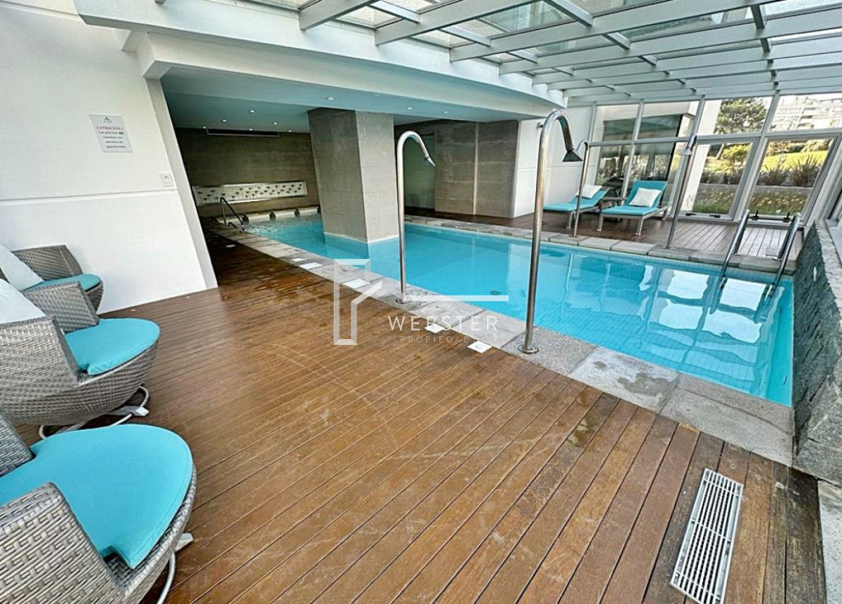 Apartamento ID.2483 - Apto en playa brava 3 dormitorios, vista a la Brava, edificio con servicios