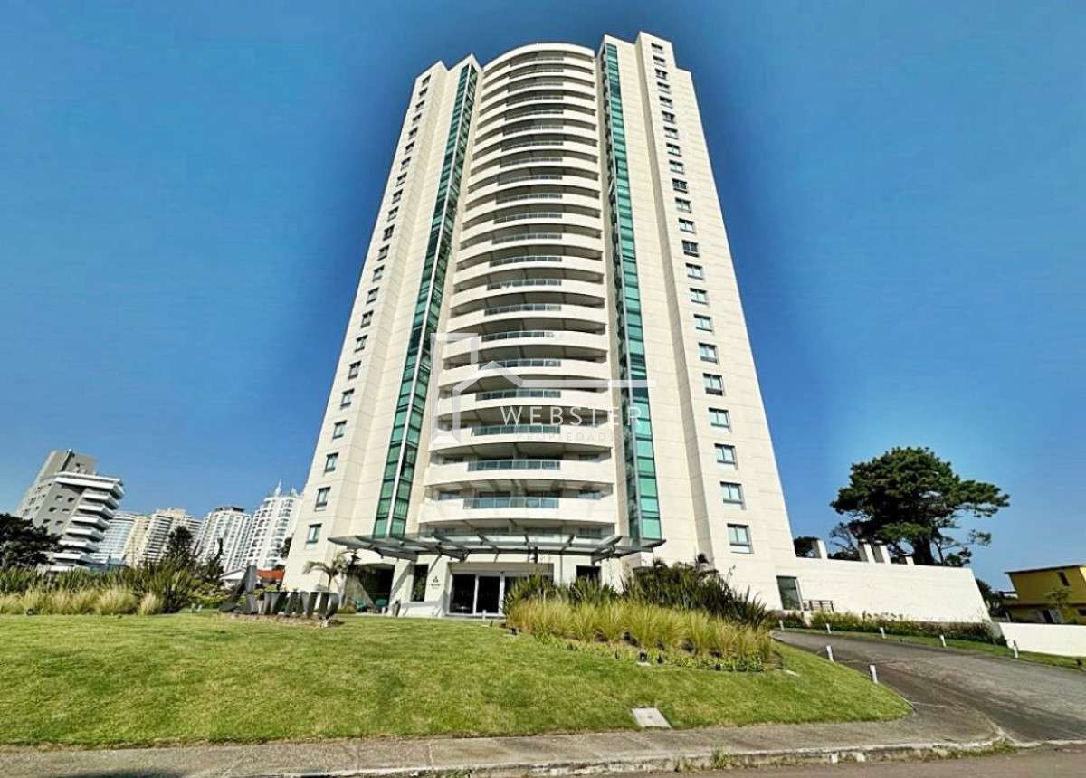 Apartamento ID.2483 - Apto en playa brava 3 dormitorios, vista a la Brava, edificio con servicios