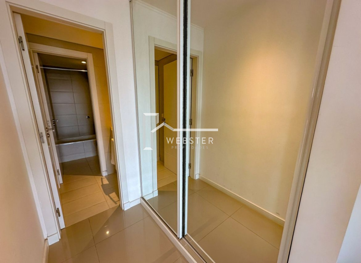 Apartamento ID.2483 - Apto en playa brava 3 dormitorios, vista a la Brava, edificio con servicios