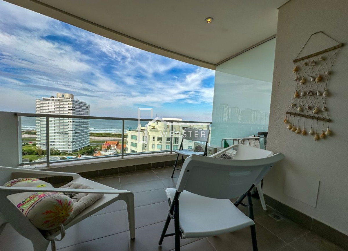 Apartamento ID.2483 - Apto en playa brava 3 dormitorios, vista a la Brava, edificio con servicios