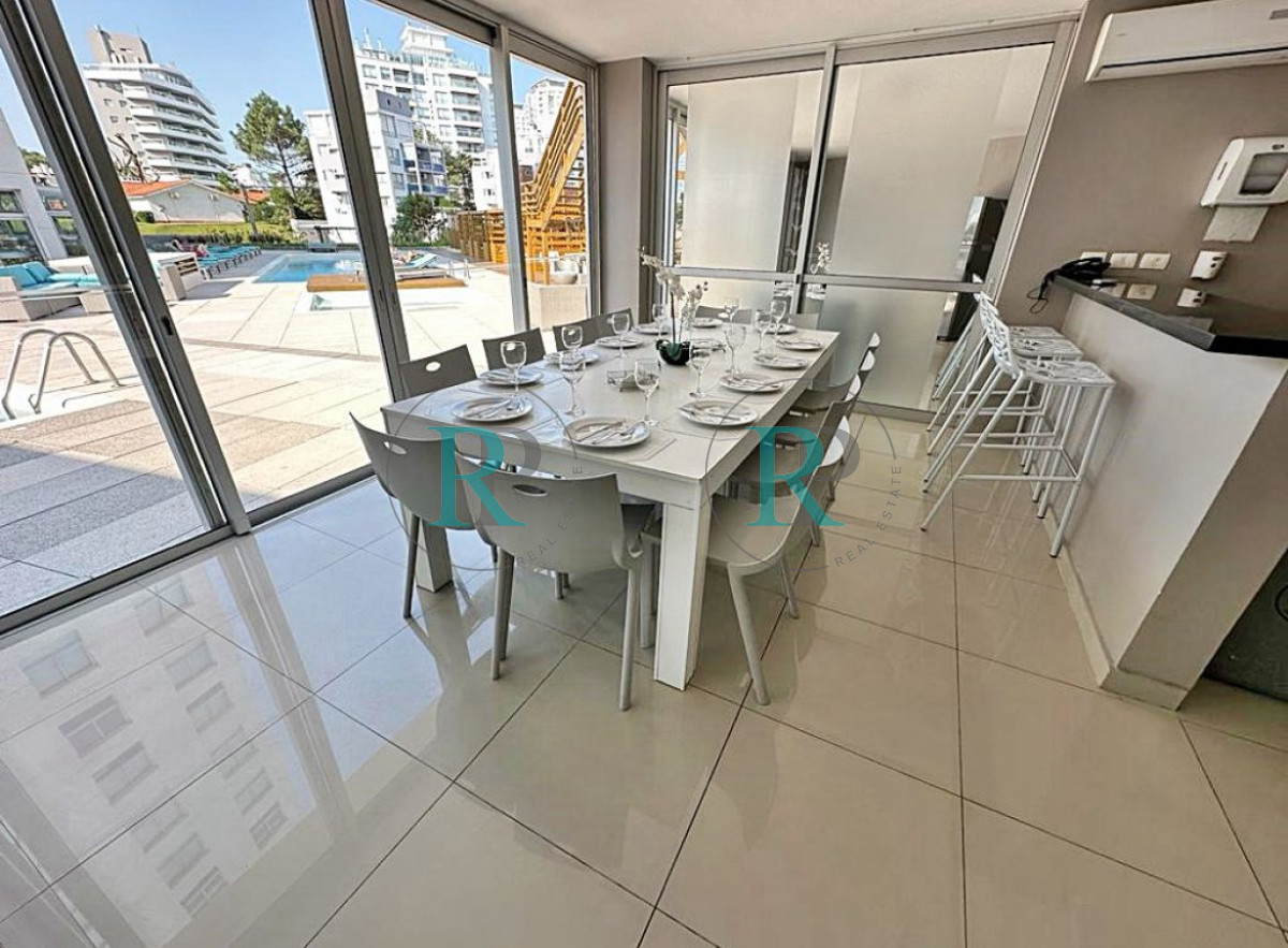 Apartamento ID.2493 - Apto 3 dormitorios, vista a la Brava, edificio con servicios