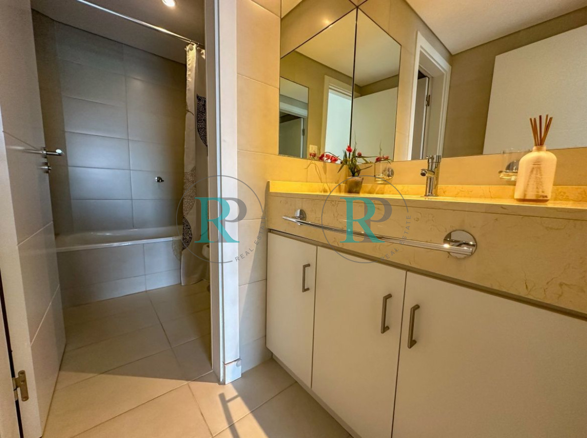 Apartamento ID.2493 - Apto 3 dormitorios, vista a la Brava, edificio con servicios