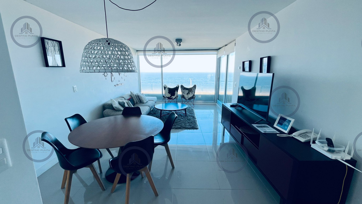 Apartamento ID.2863 - Apartamento de 2 Dormitorios con vista al mar y parrillero propio sobre Playa Mansa