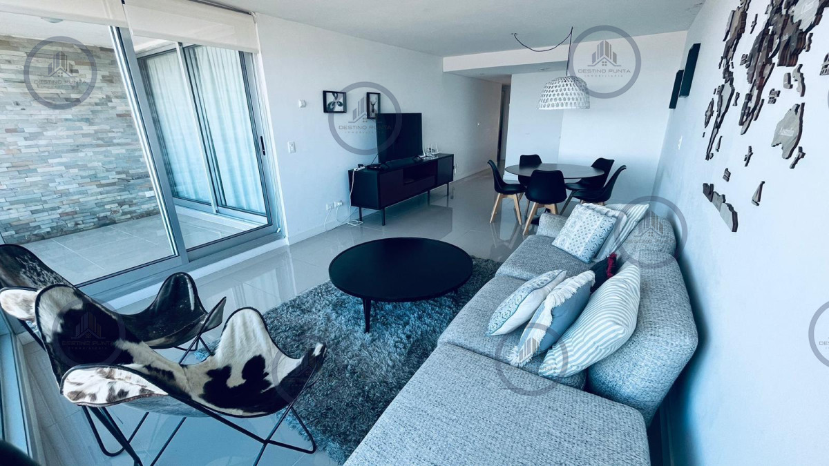 Apartamento ID.2863 - Apartamento de 2 Dormitorios con vista al mar y parrillero propio sobre Playa Mansa