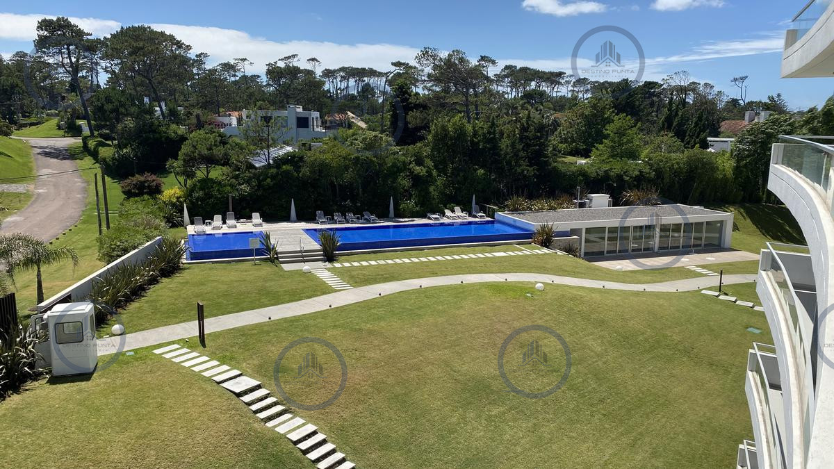 Apartamento ID.2863 - Apartamento de 2 Dormitorios con vista al mar y parrillero propio sobre Playa Mansa