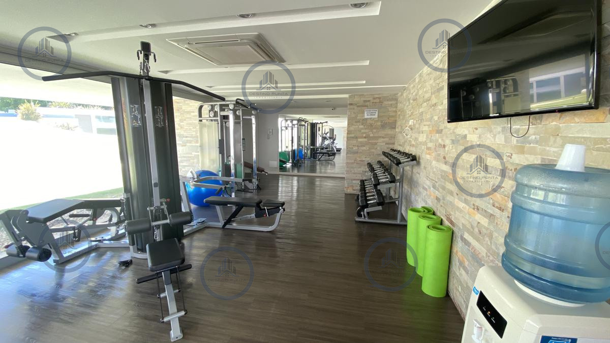Apartamento ID.2863 - Apartamento de 2 Dormitorios con vista al mar y parrillero propio sobre Playa Mansa