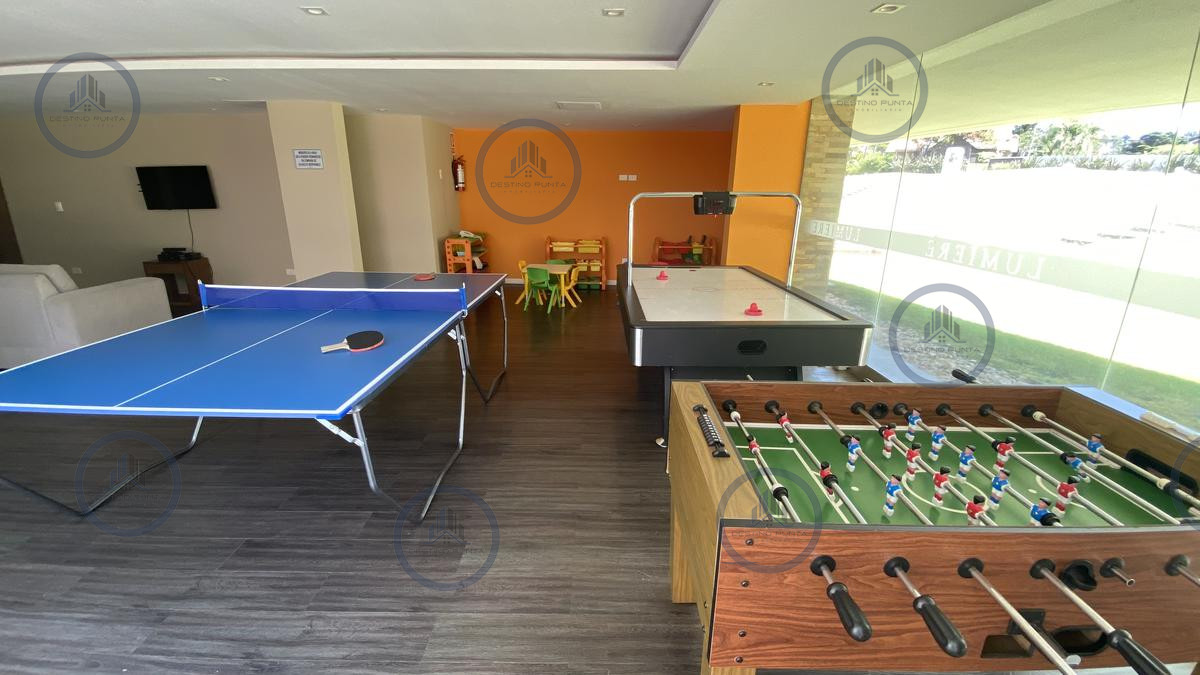 Apartamento ID.2863 - Apartamento de 2 Dormitorios con vista al mar y parrillero propio sobre Playa Mansa