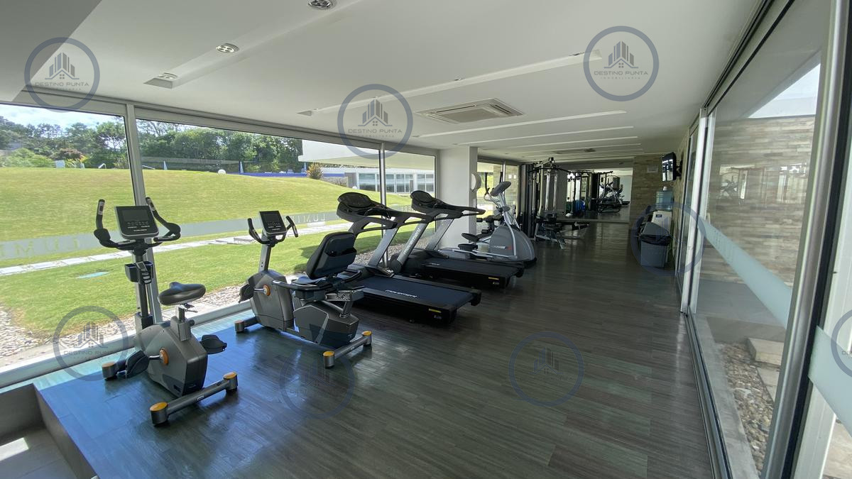 Apartamento ID.2863 - Apartamento de 2 Dormitorios con vista al mar y parrillero propio sobre Playa Mansa