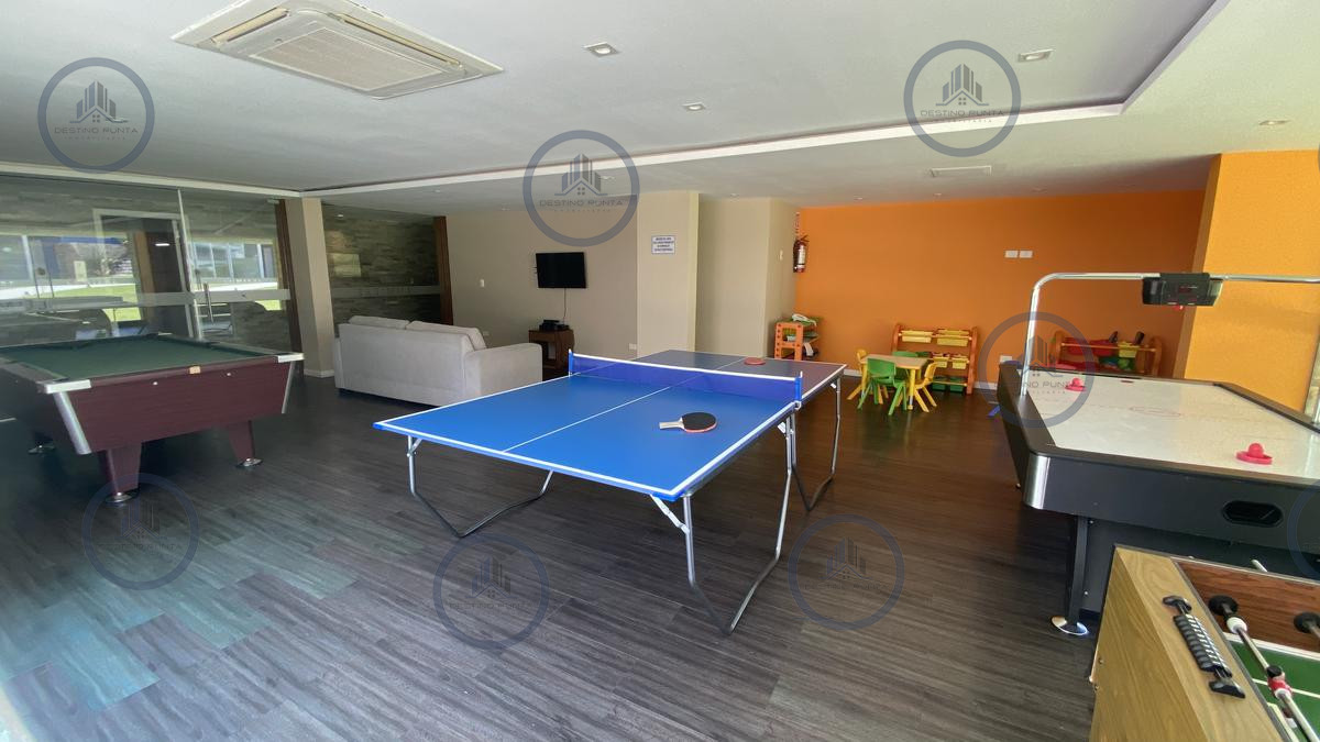 Apartamento ID.2863 - Apartamento de 2 Dormitorios con vista al mar y parrillero propio sobre Playa Mansa