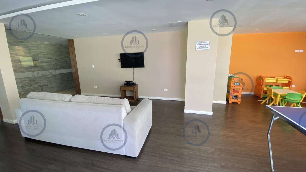 Apartamento ID.2863 - Apartamento de 2 Dormitorios con vista al mar y parrillero propio sobre Playa Mansa
