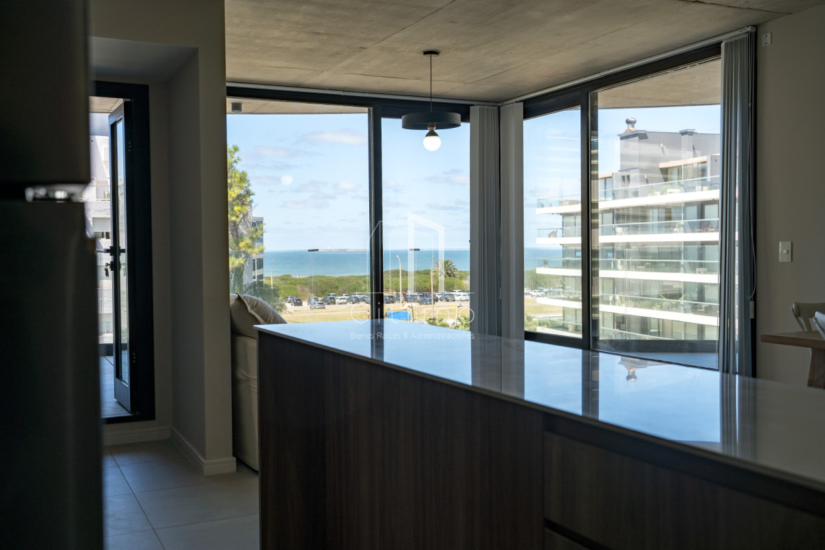 Apartamento ID.2285 - Apartamento de 2 dormitorios con vista al mar, Punta del Este Playa Brava