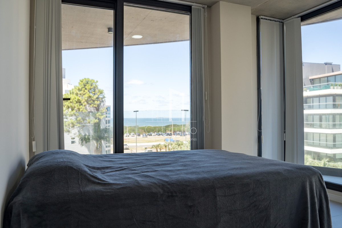 Apartamento ID.2285 - Apartamento de 2 dormitorios con vista al mar, Punta del Este Playa Brava