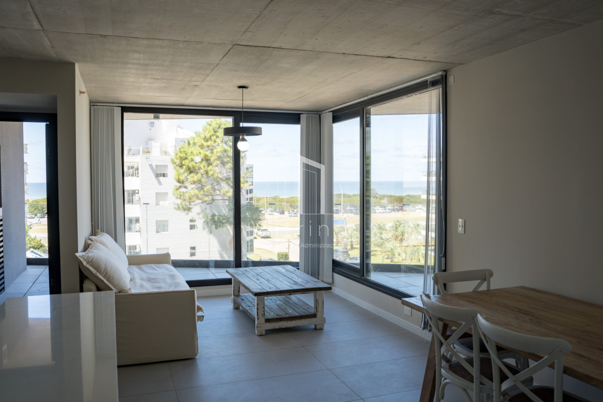 Apartamento ID.2285 - Apartamento de 2 dormitorios con vista al mar, Punta del Este Playa Brava