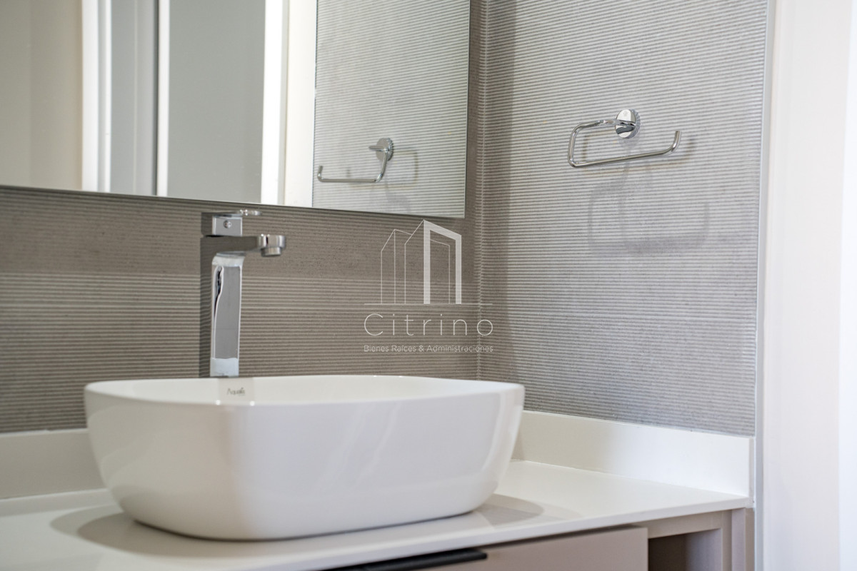 Apartamento ID.2285 - Apartamento de 2 dormitorios con vista al mar, Punta del Este Playa Brava