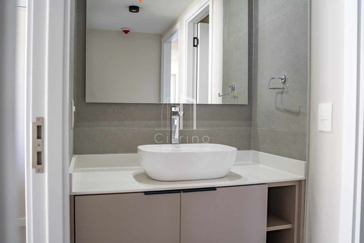 Apartamento ID.2285 - Apartamento de 2 dormitorios con vista al mar, Punta del Este Playa Brava