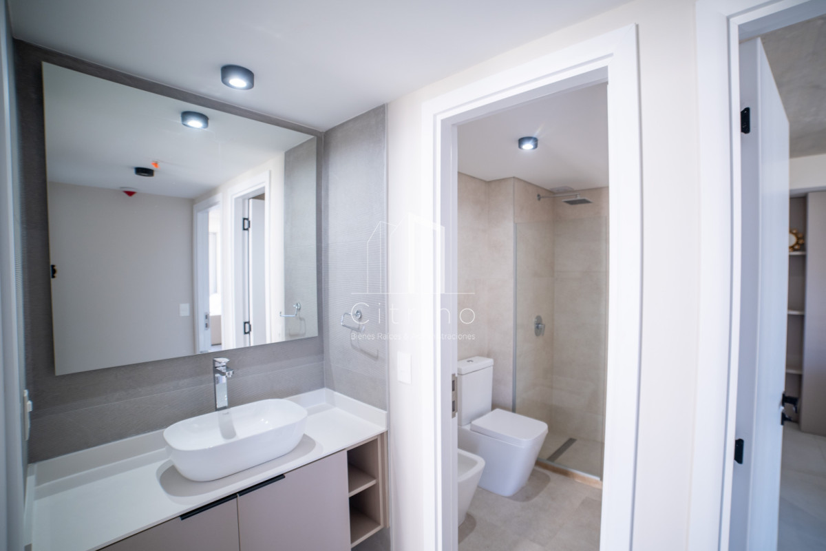 Apartamento ID.2285 - Apartamento de 2 dormitorios con vista al mar, Punta del Este Playa Brava