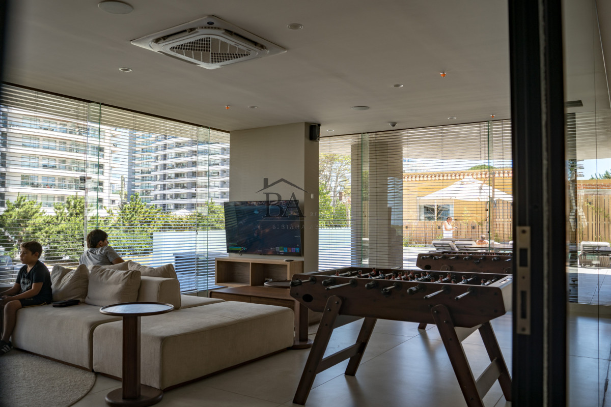 Apartamento ID.138 - Apartamento de 2 dormitorios con vista al mar, Punta del Este Playa Brava