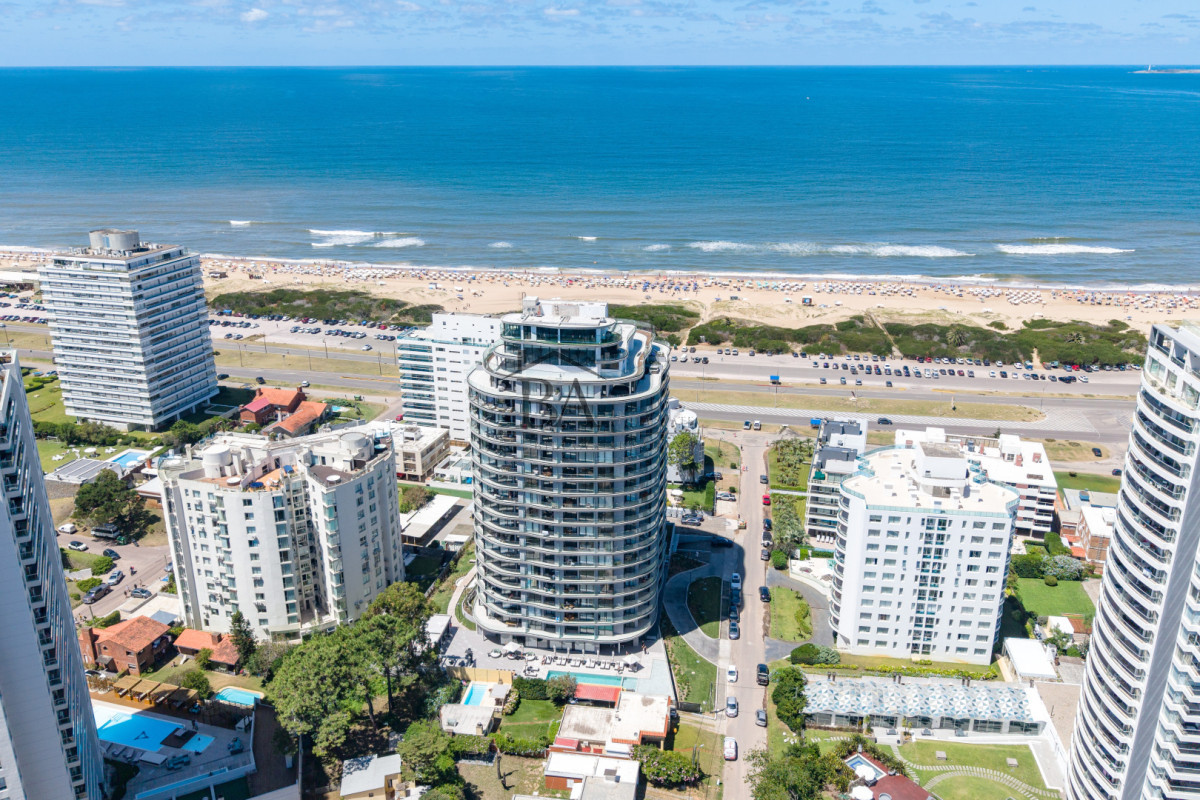 Apartamento ID.138 - Apartamento de 2 dormitorios con vista al mar, Punta del Este Playa Brava