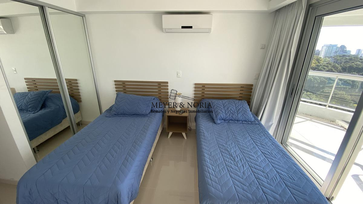 Apartamento ID.8 - Departamento, 2 dormitorios dep, con parrillero y servicios- Playa Brava