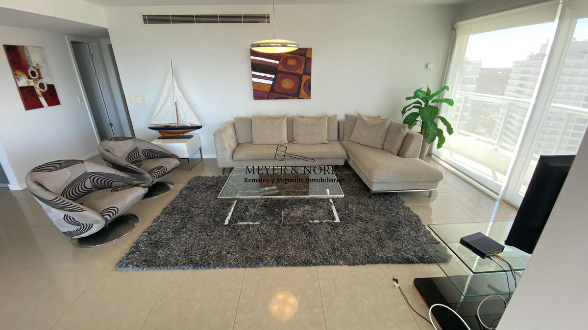 Apartamento ID.16 - Aquarela piso alto, 2 dorm mas dependencia 