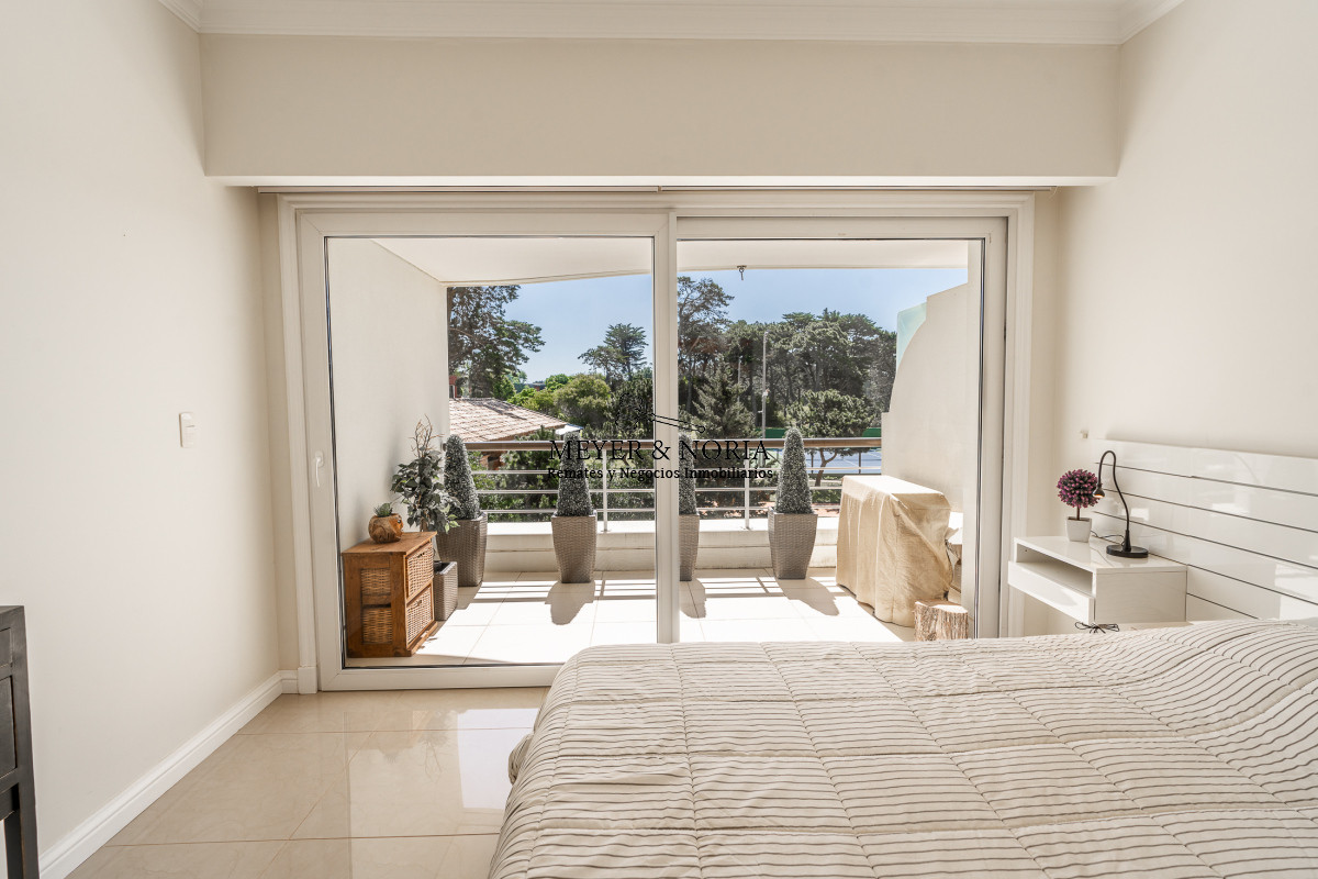 Apartamento ID.42 - Venta de Apartamento 2 DORMITORIOS en Playa Mansa, Punta del Este.
